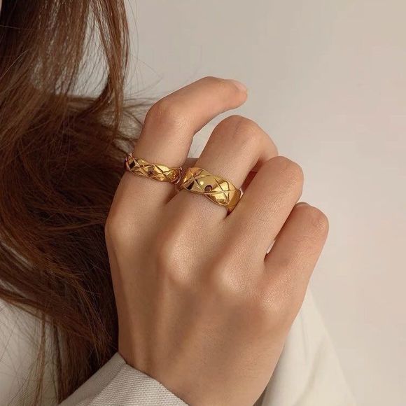 18K Solid Gold Plated Quilted Crush Diamond Cross Cut Ring - Picture 3 of 4